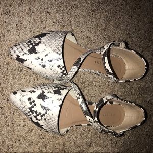 Steve Madden Snake-print Flats  Sz 8
